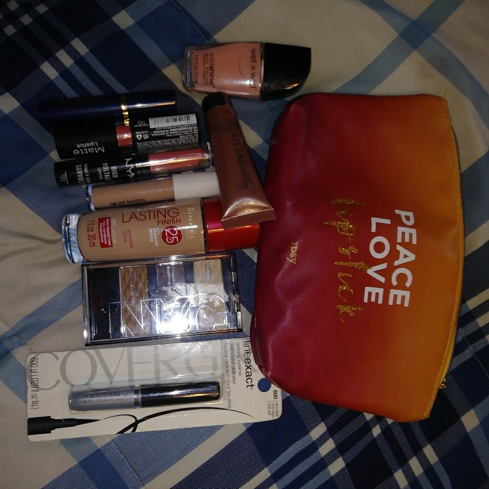 $20 makeup bundle n bag!!!